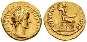 Tiberius. Aureus. 14-37 AD. Lugdunum. (Ric-27). (Cal-305a). Anv.: TI CAESAR DIVI AVG F AVGVSTV(S). Laureate head right. Rev.: MAXIM PONTIF. Livia as P...