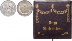Ferdinand I. 1835 - 1848
TAUFE UND FIRMUNG. Ag - Firmmedaille, o. Jahr (ca. 1840). auf die Firmung, Dm 28 mm, von Drentwett, im Original Etui
Wien
6,2...