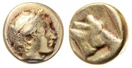 EL Hekte / 1/6 Stater, o. Jahr
Griechen, Mytilene ca. 454 - 428/7 BC. Gold, Apollo nach rechts stehend. Lesbos
2,40g
ss
