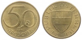 50 Groschen, 1962
2. Republik 1945 - heute. Wien. 3,00g
Her. 77
stgl