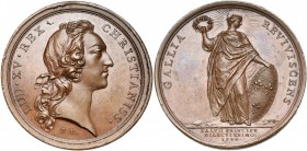 FRANCE, AE médaille, 1744, Marteau/Roettiers. Guérison de Louis XV à Metz. D/ T. du roi à d., ceinte d''un bandeau. R/ La France deb de f., t. à d., t...