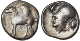 CORINTHE, statère, 400-350 av. J.-C. D/ Pégase au pas à g. Dessous, . R/ T. d''Athéna casquée à g. Au-dessus, à g., dauphin. A d., rose sur sa tige. ...