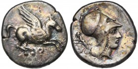 CORINTHE, statère, 400-350 av. J.-C. D/ Pégase en vol à d. Dessous, . R/ T. casquée d''Athéna à d. Derrière la t., statuette masculine de style archa...