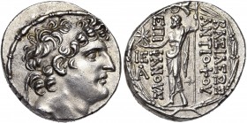 ROYAUME SELEUCIDE, Antiochos VIII Grypous, 1er règne (121-113), AR tétradrachme, Antioche. D/ T. diad. à d. R/ ΒΑΣΙΛΕΩΣ∕ ANTIOXOV/ EΠΙΦANOVΣ Zeus Oura...