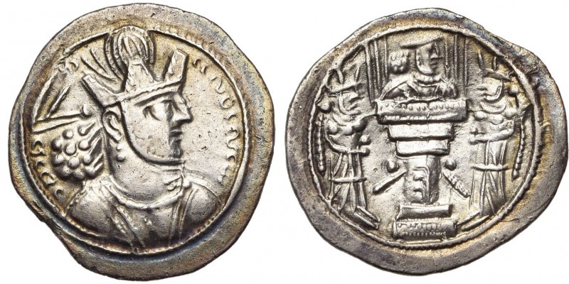 ROYAUME SASSANIDE, Shapur II (309-379), AR drahm. R/ B. d''Ahura-Mazda à d. dans...