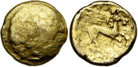 GAULE CELTIQUE, Loire moyenne, AV quart de statère, fin 3e-début 2e s. av. J.-C. Type au cheval ailé. D/ Profil apollinien à d. R/ Cheval ailé bondiss...