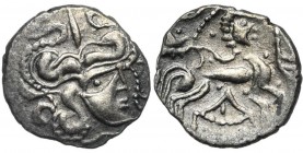 ARMORIQUE, Osismii, bill. 1/4 de statère. Type à la tente. Var. a. D/ T. à d., les cheveux disposés en trois mèches sommées par un trait vertical, ent...