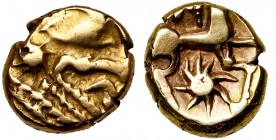 GAULE BELGIQUE, Bellovaci, AV statère, à partir de 57 av. J.-C. Classe II. D/ Profil très schématisé à d. A g. de l''oeil, un astre. R/ Cheval galopan...
