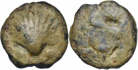 AE sextans, vers 275-270 av. J.-C., Rome. D/ Coquillage. Dessous, deux globules. R/ Caducée. De part et d''autre, un globule. Cr. 14/5; H. pl. 31, 13-...