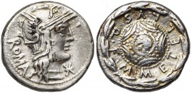 M. Caecilius Metellus, AR denier, 127 av. J.-C., Rome. D/ T. casquée de Roma à d., le couvre-nuque orné d''une étoile. Derrière, de bas en haut, ROMA....