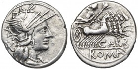 Cn. Papirius Carbo, AR denier, 121 av. J.-C., Rome. D/ T. casquée de Roma à d. Derrière, X. R/ Jupiter menant un quadrige à d., ten. le sceptre et le ...