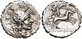 L. Licinius Crassus, Cn. Domitius Ahenobarbus et C. Malleolus, AR denier serratus, 118 av. J.-C., Narbonne. D/ C·MALLE·C·F T. casquée de Roma à d. Der...