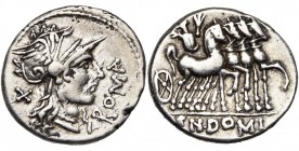 Cn. Domitius, AR denier, 116-115 av. J.-C., Rome. D/ T. casquée de Roma à d. Devant, ROMA. Derrière, X. R/ Jupiter deb. dans un quadrige, ten. le foud...