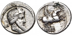 Q. Titius, AR denier, 90 av. J.-C., Rome. D/ T. barbue à d. de Mutinus Titinus (?), coiffé d''un diadème ailé. R/ Pégase en vol à d. Dessous, dans un ...