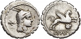 L. Papius, AR denier, 79 av. J.-C., Rome. D/ T. de Junon Sospita à d. Derrière, tête de chien. R/ Griffon galopant à d. Dessous, tête de lion. A l''ex...