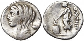 L. Cassius Longinus, AR denier, 63 av. J.-C., Rome. D/ T. de Vesta, voilée et diad., à g. Derrière, coupe à deux anses. R/ LONGIN·III·V Un électeur de...