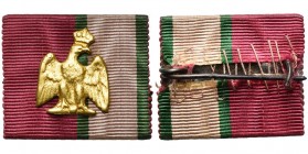 BELGIQUE, diminutif de rubans ayant appartenu à un vétéran des campagnes napoléoniennes: ruban combiné aux couleurs de l’Ordre de Léopold et de celui ...