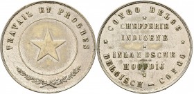 CONGO BELGE, insigne bilingue de chefferie indigène, 1910-1934. Cuivre nickelé, 70 mm. La bélière enlevée. A été porté.
Très Beau (Very Fine)...