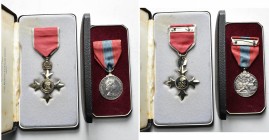 GRANDE-BRETAGNE, lot de 2 décorations dans leur écrin: Member of the Order of the British Empire (2e type, modèle civil) et Imperial Service Medal (mo...
