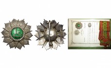 TUNISIE, 1e classe de l’Ordre du Nichan Iftikar au monogramme d’Ali Bey (1882-1902): plaque en argent, repercée avec poinçon tunisien, et cordon sans ...