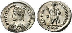 Theodosius II (408-450), Light Miliarense, Constantinopolis, AD 408-420; AR (g 4,30; mm 24; h 6); D N THEODO - SIVS P F AVG, diademed, draped and cuir...