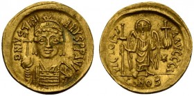 Justinian I (527-565), Solidus, Carthage, AD 546-547; AV (g 4,47; mm 19; h 6); Helmeted and cuirassed facing bust, holding globus cruciger, shield ove...