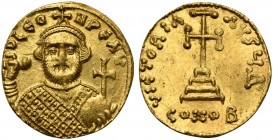Leontios (695-698), Solidus, Costantinople, AD 695-698; AV (g 4,37; mm 19; h 6); Crowned bust facing, wearing loros, holding akakia and globus crucige...