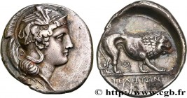 LUCANIA - VELIA
Type : Nomos, statère ou didrachme 
Date : c. 340-334 AC. 
Mint name / Town : Vélia, Lucanie 
Metal : silver 
Diameter : 24  mm
Orient...