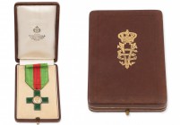 Regno d'Italia
Regno d'Italia
Ordine al Merito del Lavoro - Croce da Cavaliere - 1° modello, argento con smalti, medaglione centrale in oro, con nas...