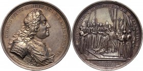 August III, medal koronacyjny z 1734 roku Autorstwa H. P. Groskurta . Srebro, waga 58,13 g, średnica 55 mm. Efektowny i pięknie zachowany egzemplarz p...