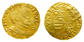 Felipe II (1556-1598). Países Bajos. Brabante. (1560-1567). Amberes. Medio Real de oro (Van. 263)(Vti-1383). (Delm-113). 3,45 gr Au. Restos de soldadu...