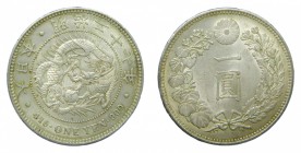 Japón. Yen. 1894. (Yr.27) (Y#A25.3). 26,98 gr. Ag. Mutsuhito. Dragón.
mbc+