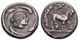 Griechen Sicilia
Syracus AR Tetradrachme ca. 485-466 v.u.Z. Av.: Haupt der Arethusa mit feiner Frisur nach rechts, herum vier Delfine im Uhrzeigersin...