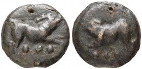 Römer Republik
Anonym Æ Quadrans 275-270 v.u.Z. Rom Av.: Eber nach rechts, darunter 3 Wertkugeln, Rv.: Eber nach links, darunter 3 Wertkugeln, geloch...