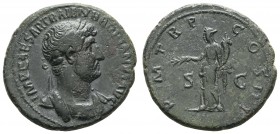 Römer Kaiserzeit
Hadrianus 117-138 Æ As 122 Rom Av.: IMP CAESAR TRAIAN HADRIANVS AVG, Belorbeerte Büste im Panzer nach rechts, Rv.: P M TR P COS III,...