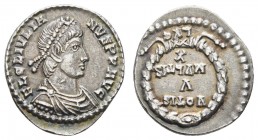 Römer Kaiserzeit
Julianus II. Apostata, 355-363 AR Siliqua Lugdunum Av.: Kürassierte Büste nach rechts, Rv.: VOTIS V MVLTIS X im Kranz RIC 218 C. 163...