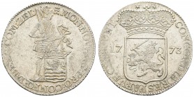 bis 1799 Niederlande
Zeeland Silber-Dukat 1773 Av.: Ritter hinter Wappen halbrechts stehend, Rv.: bekröntes Wappen zwischen * - * und 17 - 73 V. 87.1...