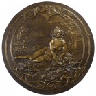 Spezialsammlung Goetz-Medaillen
 ohne Jahr (um 1900) großes einseitiges hängbares Bronzegussmedaillon auf die Quelle, Av.: in idyllischer Landschaft ...