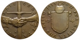 Spezialsammlung Goetz-Medaillen
 1914 Bronzegussmedaille als Geschenkmedaille für im Krieg Vermählte, Av.: männliche und weibliche Hand umfassen Schn...