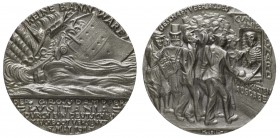 Spezialsammlung Goetz-Medaillen
 1915 Eisengussmedaille (magnetisch)/ iron cast medal (magnetic) on the sinking of the RMS Lusitania, Av.: the ship, ...
