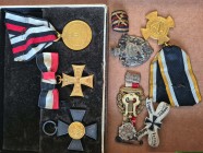 Lot
 Kleines Lot aus 8 privaten und offiziellen Abzeichen, dabei Kriegervereine, Königgrätz, KV Gr. Glatz, Foto im Internet