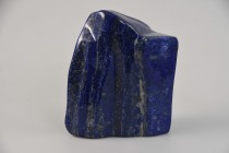 Mineralien
 Lapis Lazuli Freiform, ca. 11.5x5x13 cm, Gewicht 1312.35 g / 6560 ct, Herkunft Afghanistan