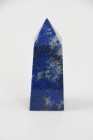 Mineralien
 Lapis Lazuli Obelisk, Höhe ca. 11 cm, 426.74 g / 2130 ct, Herkunft Afghanistan