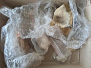 Mineralien
 Karton mit Mineralien/Edelsteinen, Bergkristall, Rauchquarz etc. gekauft auf der Mineralienbörse München