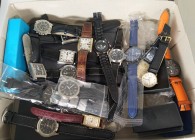 Armbanduhren, 21 moderne Exemplare ungeprüft