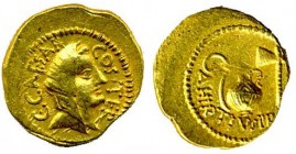 ROMANE IMPERIALI - Giulio Cesare († 44 a.C.) - Aureo - Testa velata della Pietà a d. /R Bastone, vaso sacrificale e ascia C. 2/3 (60 Fr.), Syd. 1017/1...