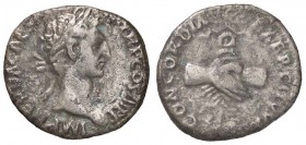 ROMANE IMPERIALI - Nerva (96-98) - Denario - Busto laureato a d. /R Due mani congiunte stringono un'aquila legionaria appoggiata su una prua C. 29 (AG...
