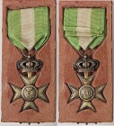 MEDAGLIE - SAVOIA - Vittorio Emanuele III (1900-1943) - Croce XVI anni di anzianità sottoufficiali Bini 85 AG Con corona In confezione
BB+