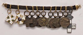 MEDAGLIE - SAVOIA - Vittorio Emanuele III (1900-1943) - Spange AE 11 riduzioni montate in oro (per smoking)
Ottimo
