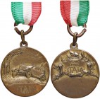 MEDAGLIE - SAVOIA - Vittorio Emanuele III (1900-1943) - Medaglia Dono per auto AE Ø 27
SPL